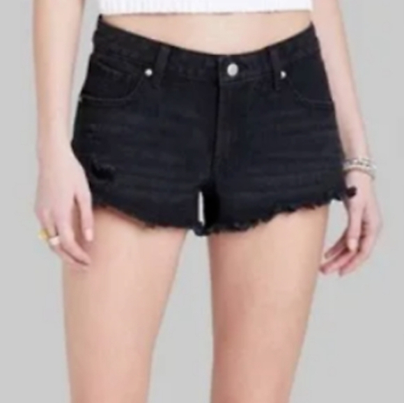Wild Fable Distressed Low Rise Raw Hem Denim Shorts in Black Size 6 28W - Picture 4 of 14
